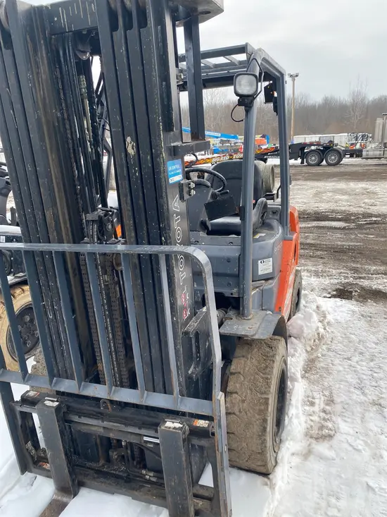 2019 Toyota 8FGU30 Warehouse Forklift