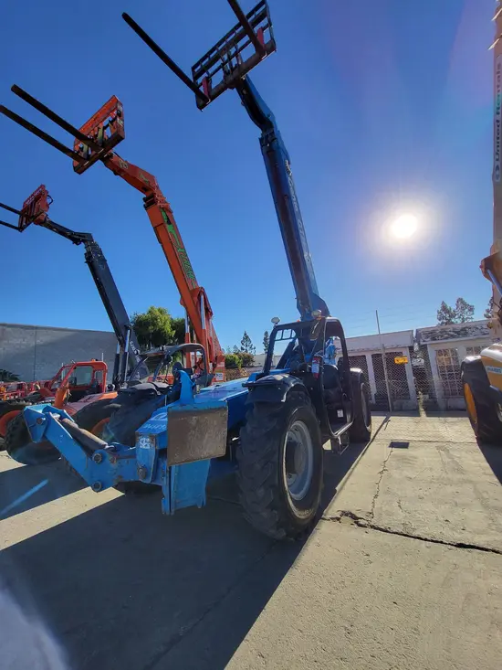 2016 Genie GTH-1056 Forklift