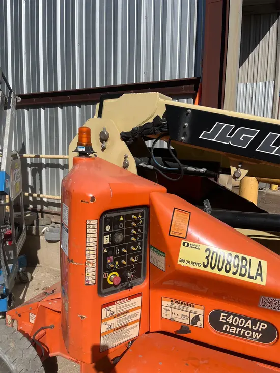 2016 JLG E400AJPN Articulating Boom Lift