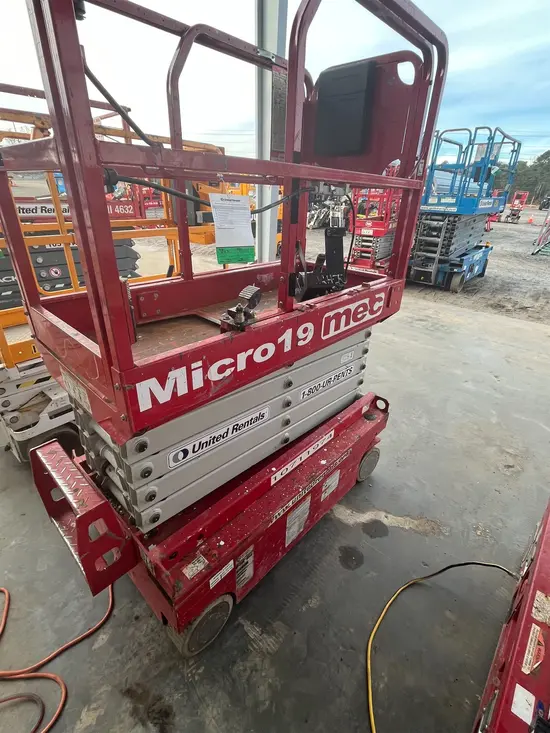 2018 MEC MICRO 19 Scissor Lift