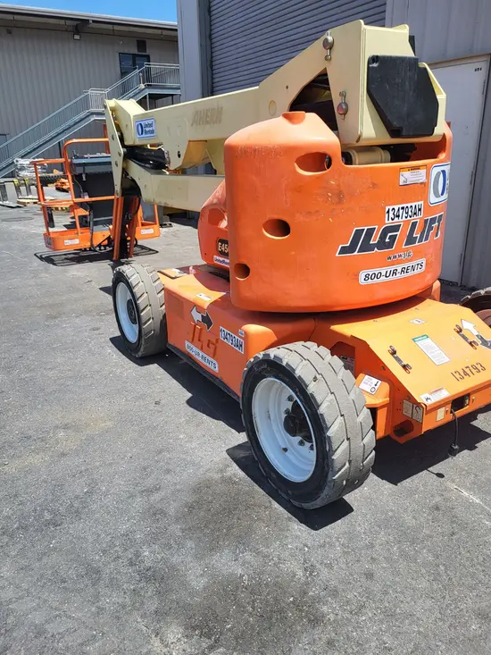2014 JLG E450AJ Articulating Boom Lift