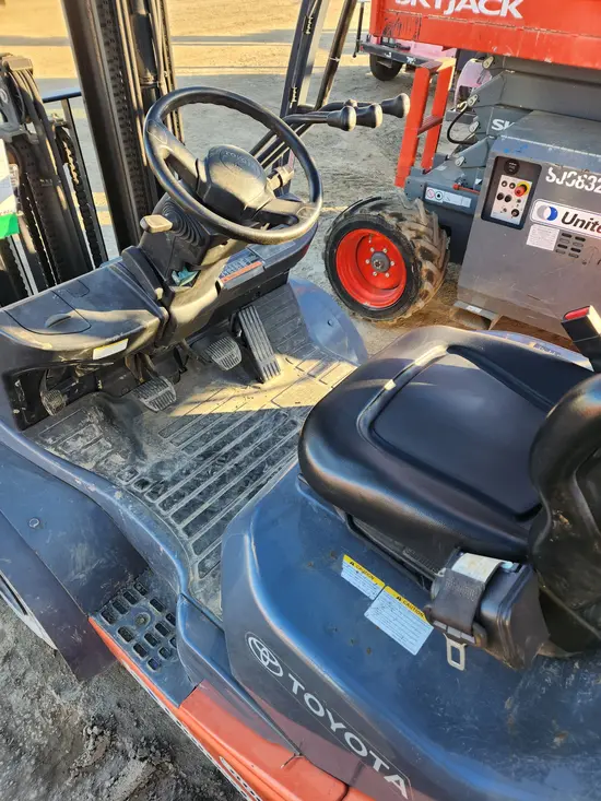 2019 Toyota 8FGU25 Warehouse Forklift