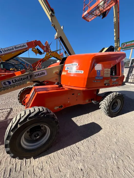 2016 JLG 400S Boom Lift