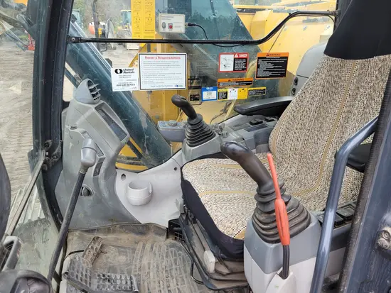 2019 John Deere 245G LC Excavator