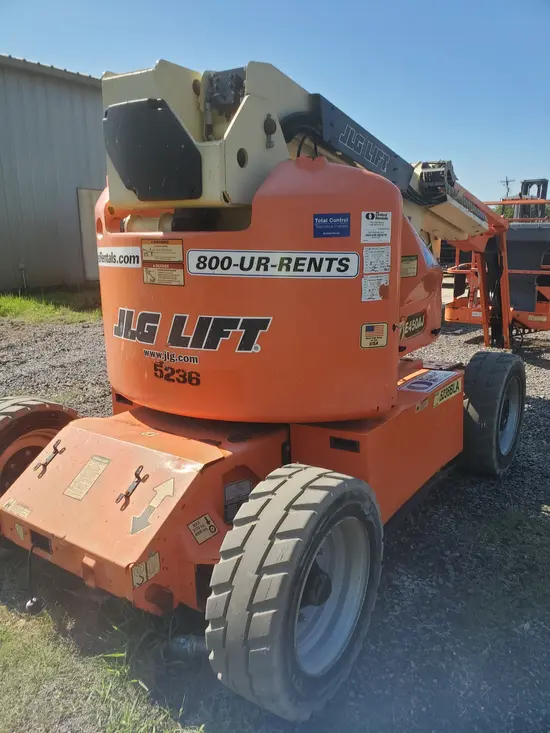 2013 JLG E450AJ Articulating Boom Lift
