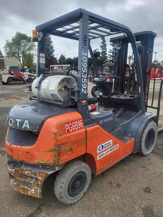 2019 Toyota 8FGU25 Warehouse Forklift