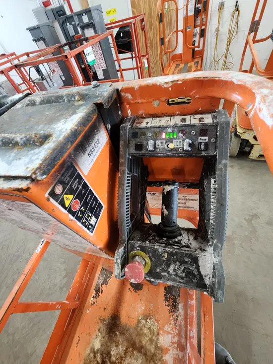 2014 JLG 1230ES Self-Propelled One-Person Lift