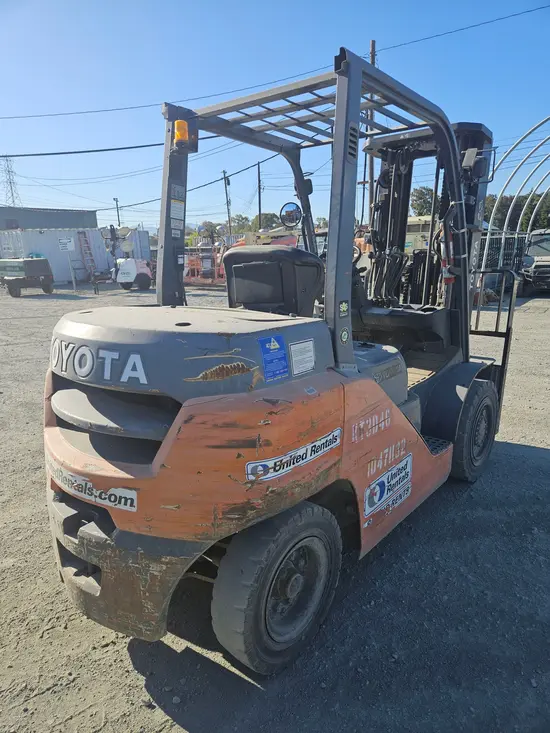 2016 Toyota 8FD35U Warehouse Forklift
