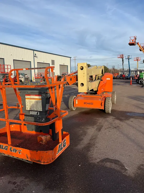 2015 JLG E450AJ Articulating Boom Lift