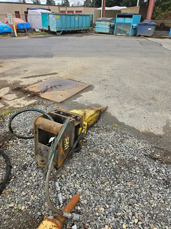 2017 Atlas Copco SB 452 Attachment