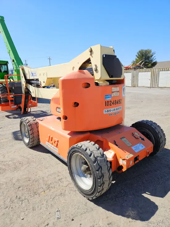 2014 JLG E450AJ Articulating Boom Lift