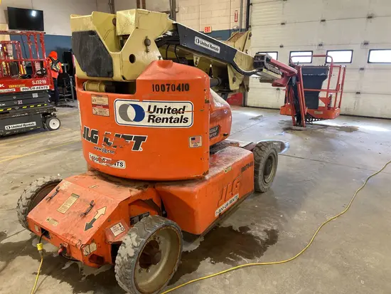 2012 JLG E400AJPN Articulating Boom Lift