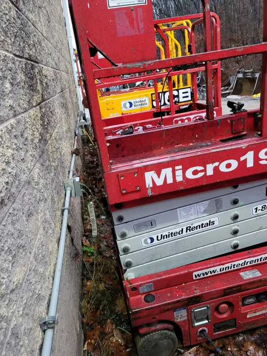 2018 MEC MICRO 19 Scissor Lift