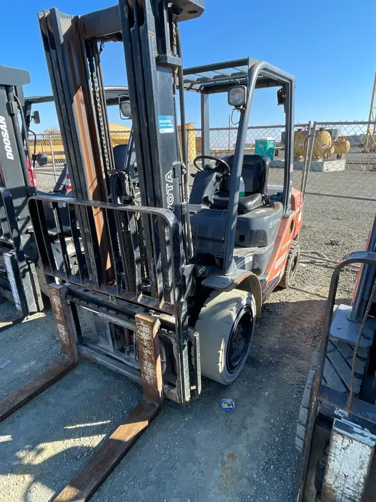2017 Toyota 8FDU30 Warehouse Forklift
