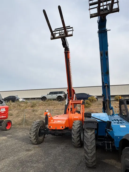 2017 SKYTRAK 8042 Forklift