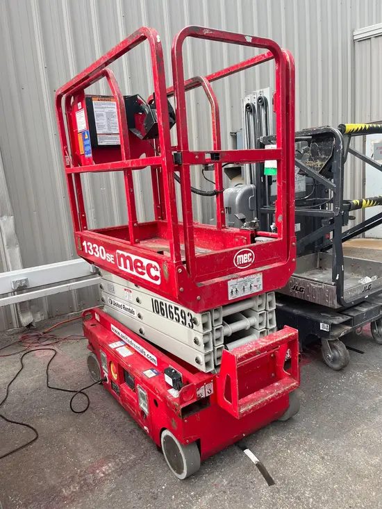 2017 MEC 1330SE Scissor Lift