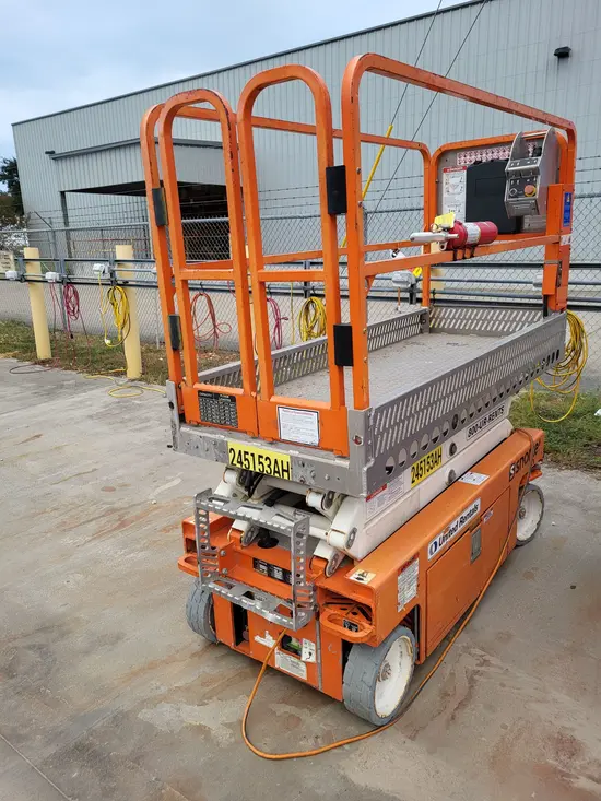 2020 Snorkel S3215L Scissor Lift
