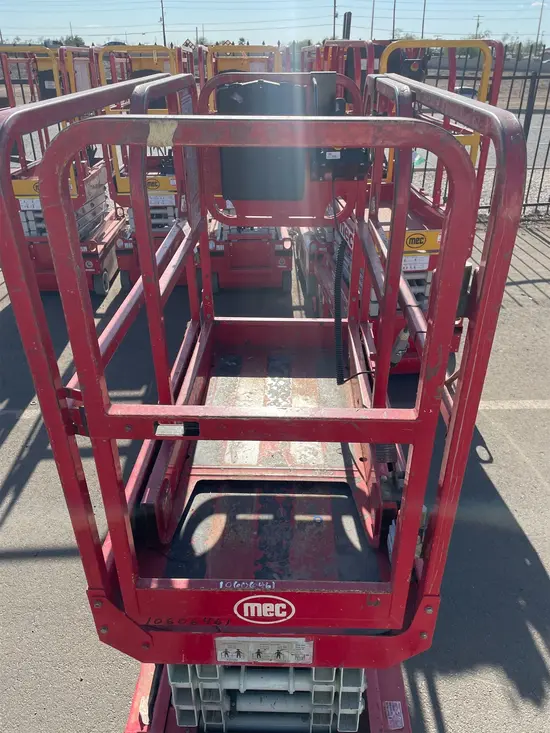 2017 MEC 1330SE Scissor Lift