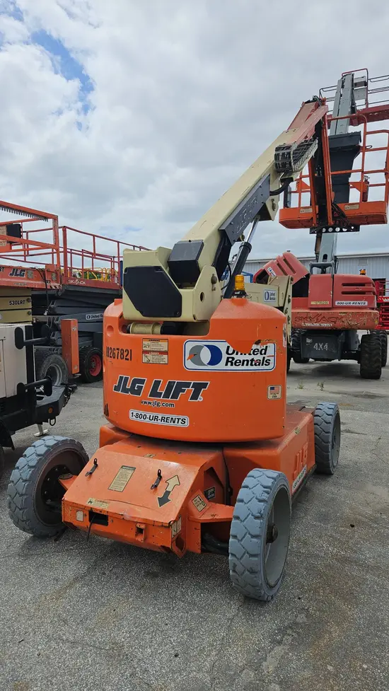 2014 JLG E450AJ Articulating Boom Lift