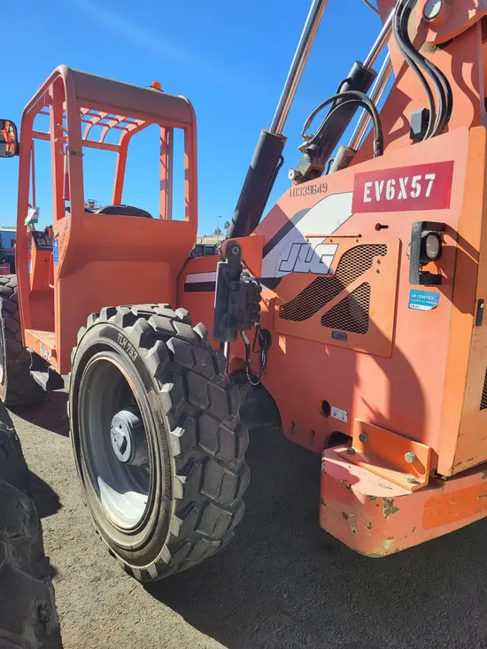 2015 SKYTRAK 6042 Forklift