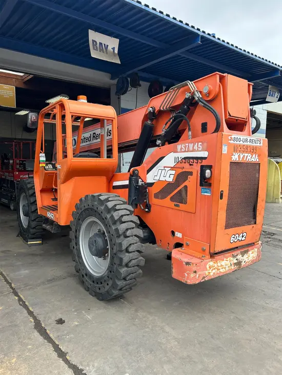 2015 SKYTRAK 6042 Forklift