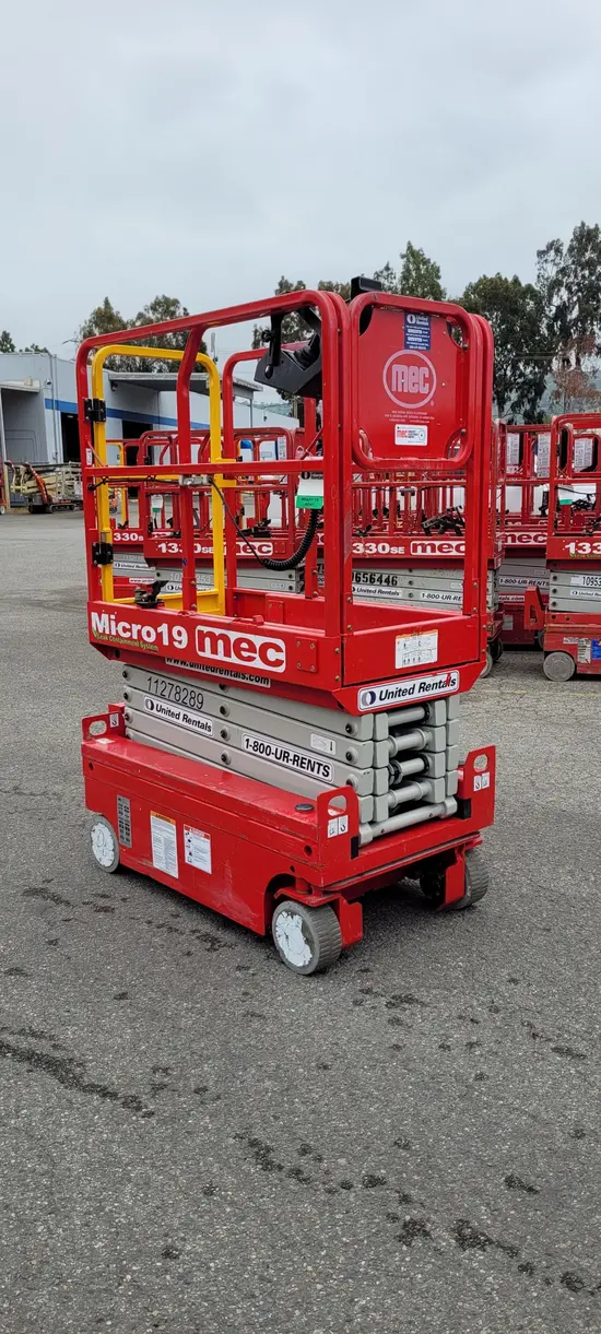 2021 MEC MICRO 19 Scissor Lift