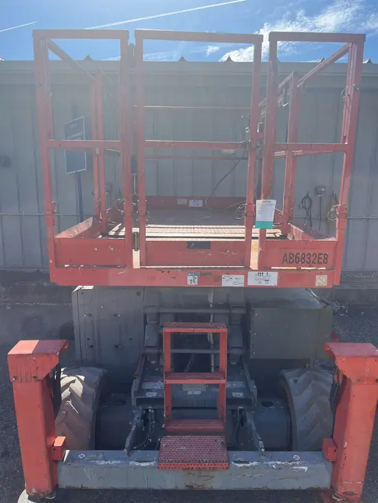 2016 Skyjack SJ6832RT Scissor Lift