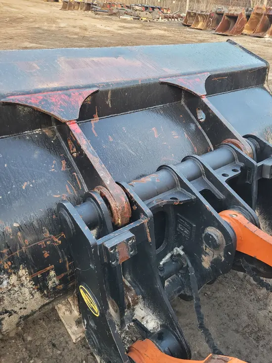 2019 HITACHI 2.8BKT JRB416 Attachment
