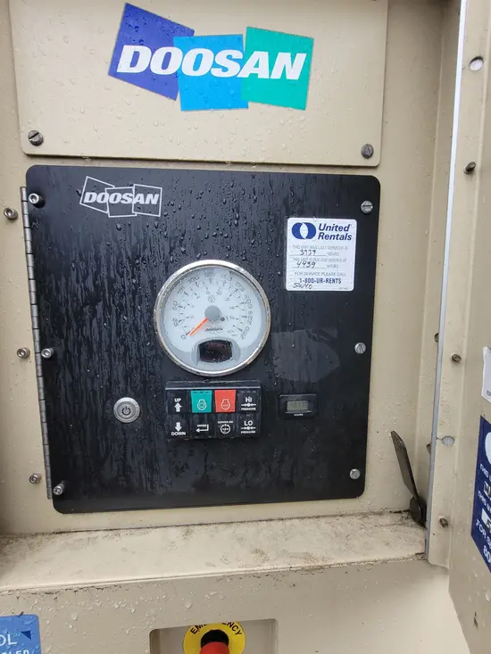 2017 Doosan XP825/HP750WCU Air Compressor