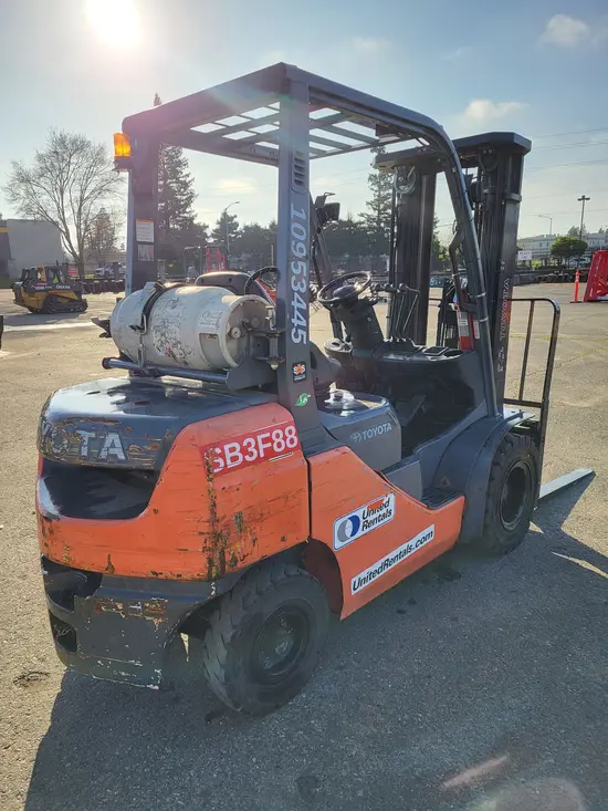 2019 Toyota 8FGU25 Warehouse Forklift
