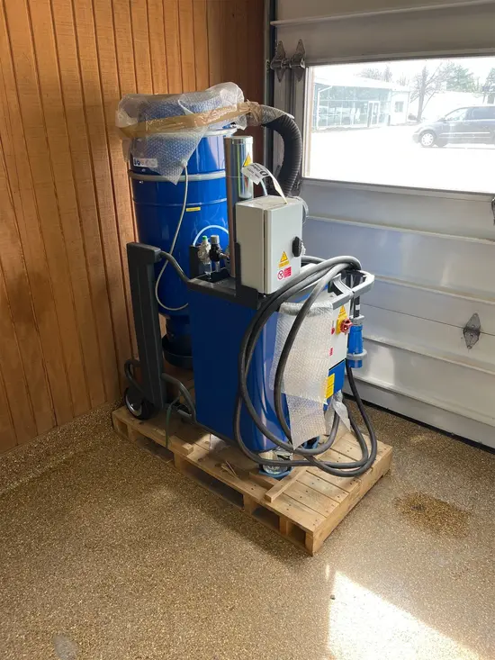 2020 Blastrac BDC-33 Vacuum