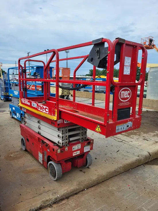 2017 MEC 1930SE Scissor Lift