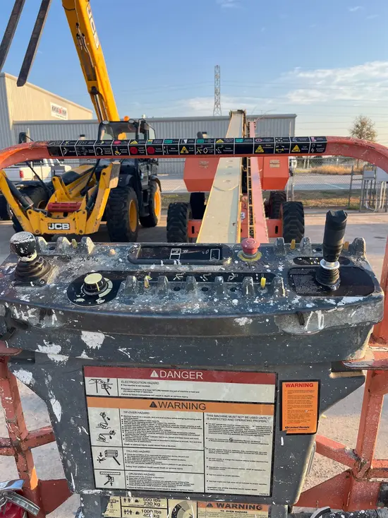 2014 JLG 800S Boom Lift