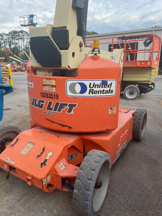 2014 JLG E450AJ Articulating Boom Lift