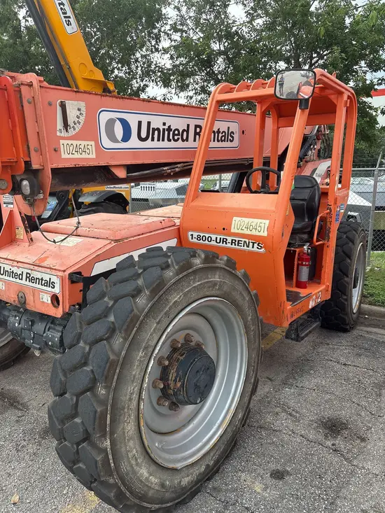 2014 SKYTRAK 8042 Forklift