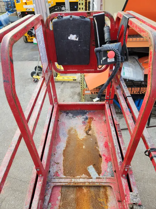 2017 MEC MICRO 19 Scissor Lift