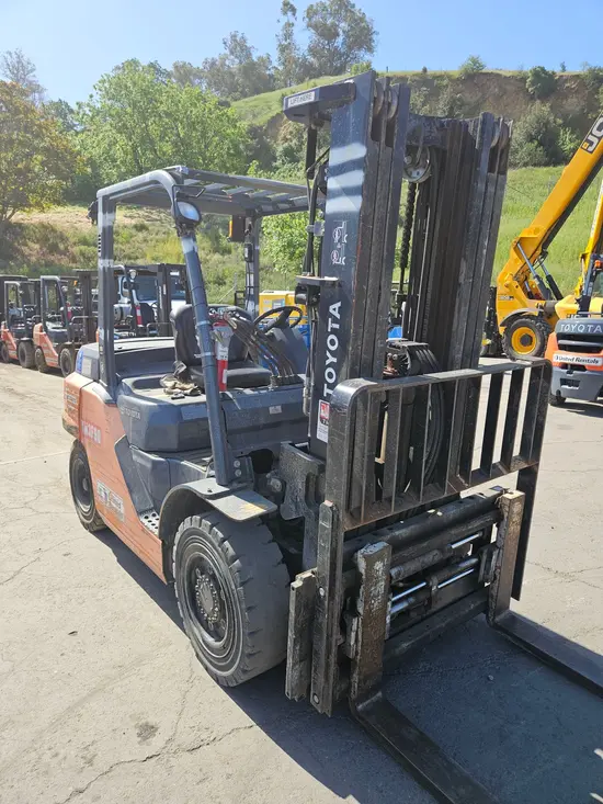 2016 Toyota 8FD35U Warehouse Forklift