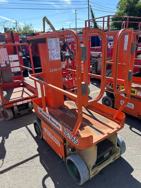 2014 JLG 1230ES Self-Propelled One-Person Lift