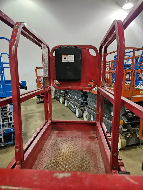 2018 MEC MICRO 19 Scissor Lift