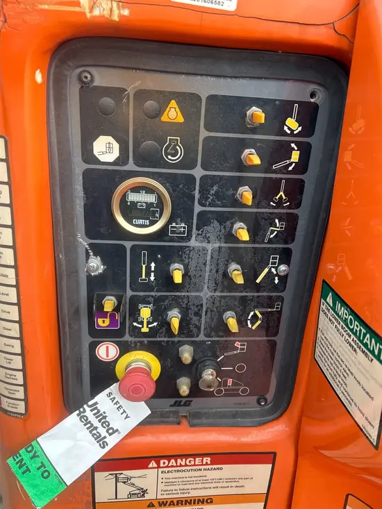 2014 JLG E400AJPN Articulating Boom Lift
