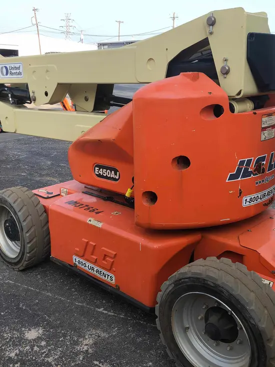 2013 JLG E450AJ Articulating Boom Lift