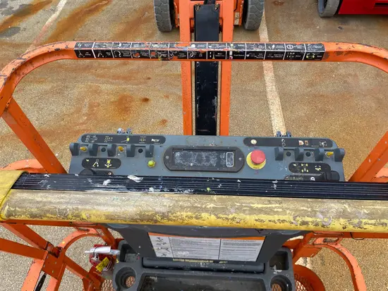 2018 JLG E300AJP Articulating Boom Lift