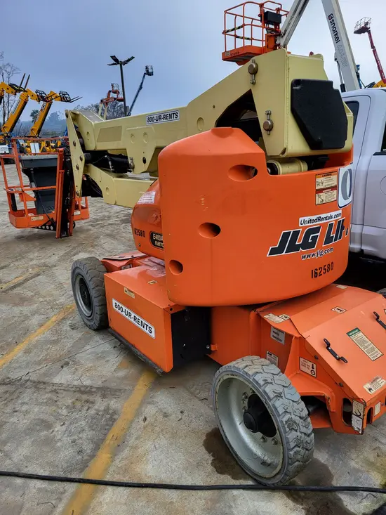 2016 JLG E400AJPN Articulating Boom Lift