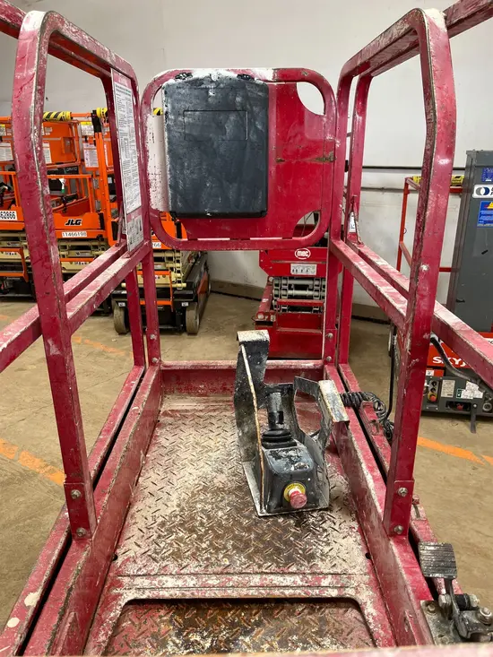 2018 MEC MICRO 19 Scissor Lift