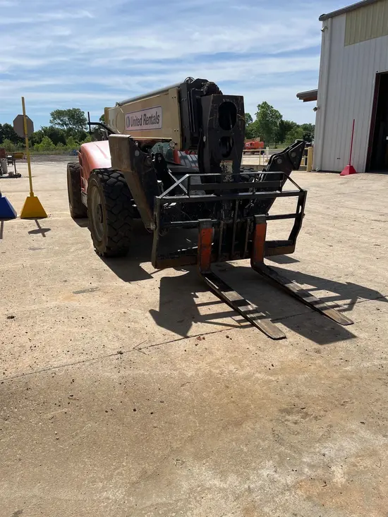 2016 JLG 1055 Forklift