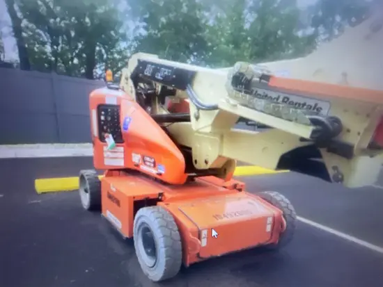 2016 JLG E400AJPN Articulating Boom Lift