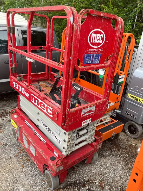 2017 MEC 1330SE Scissor Lift