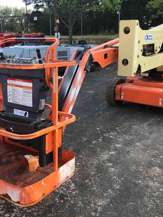 2013 JLG E450AJ Articulating Boom Lift