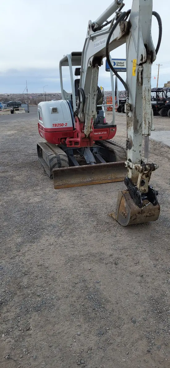 2019 Takeuchi TB250-2R Mini Excavator
