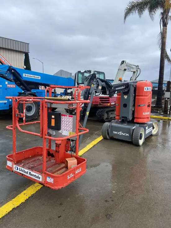 2017 Skyjack SJ30ARJE Articulating Boom Lift
